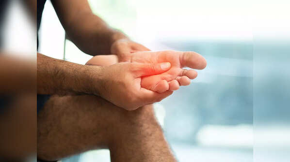 Two sensations in the feet to note