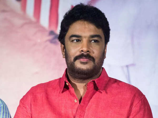 Sundar C Pictures