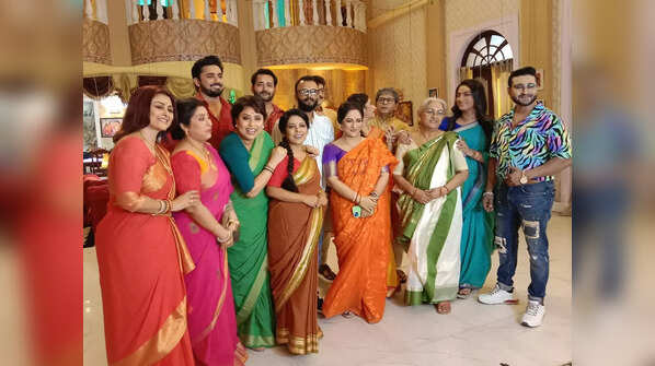 In Pics: Here's a glimpse of Jamuna Dhaki’s wrap-up shoot