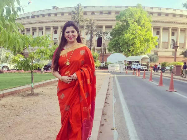 Deepali Sayed. Images