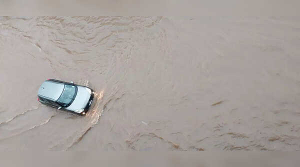 Heavy rains lash Karnataka's coastal districts