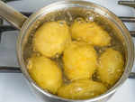 Why vinegar is added to boiling potatoes?