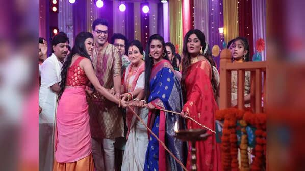 Alta Phoring family hosts Puja