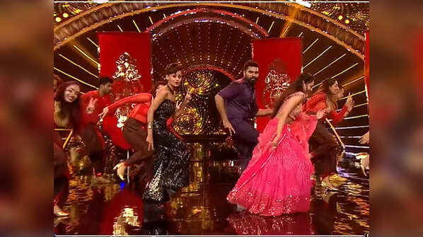 Performances by ex-contestants
