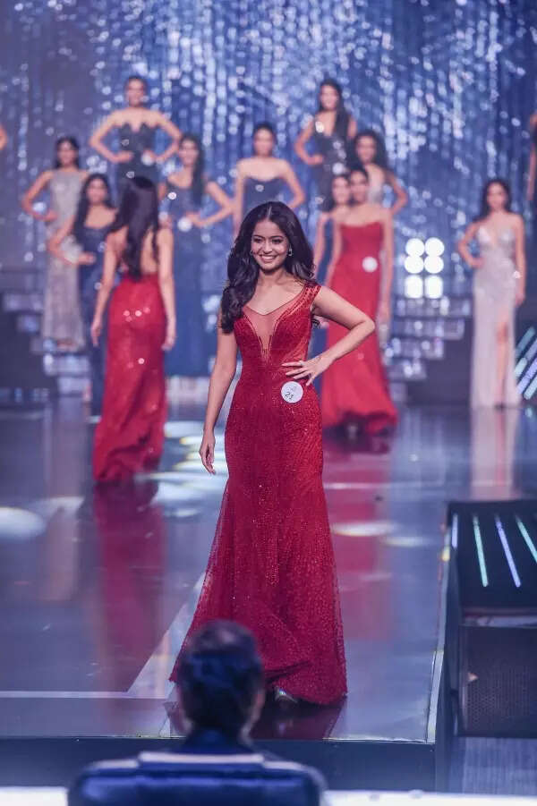 Megna Mukherjee Images