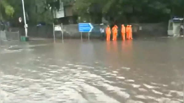 Pics of waterlogged streets in Mumbai