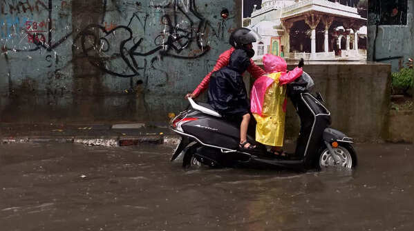 Pics of waterlogged areas in Mumbai