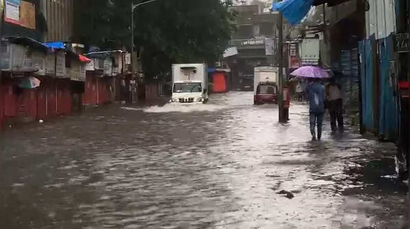 Mumbai waterlogging pics