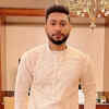 <i class="tbold">zaid darbar</i>