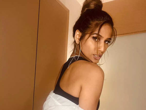 Poonam Pandey Wallpapers