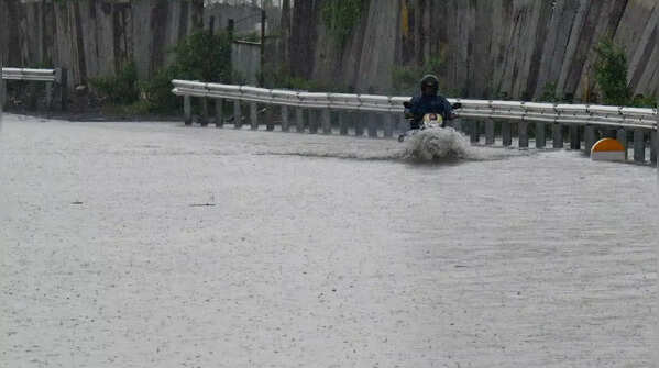 Waterlogged roads in Navi Mumbai