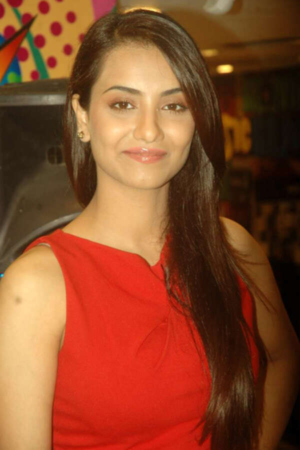 Tia Bajpai Pictures