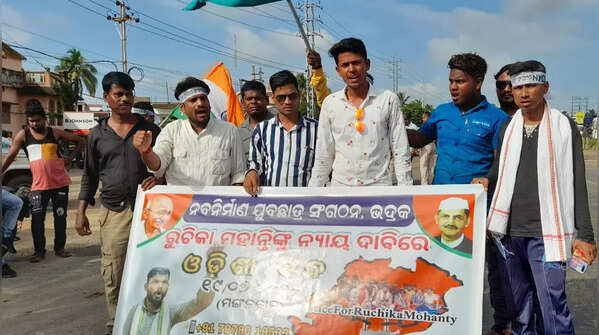 Odisha Bandh in pics: Mixed response in Bhubaneswar