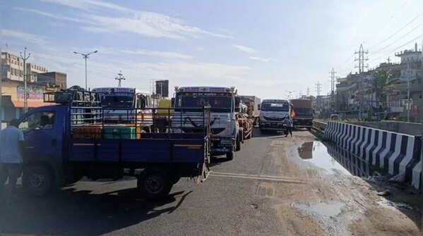 Odisha Bandh in pics: Mixed response in Bhubaneswar
