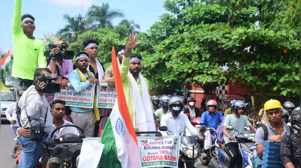 Odisha Bandh in pics: Mixed response in Bhubaneswar