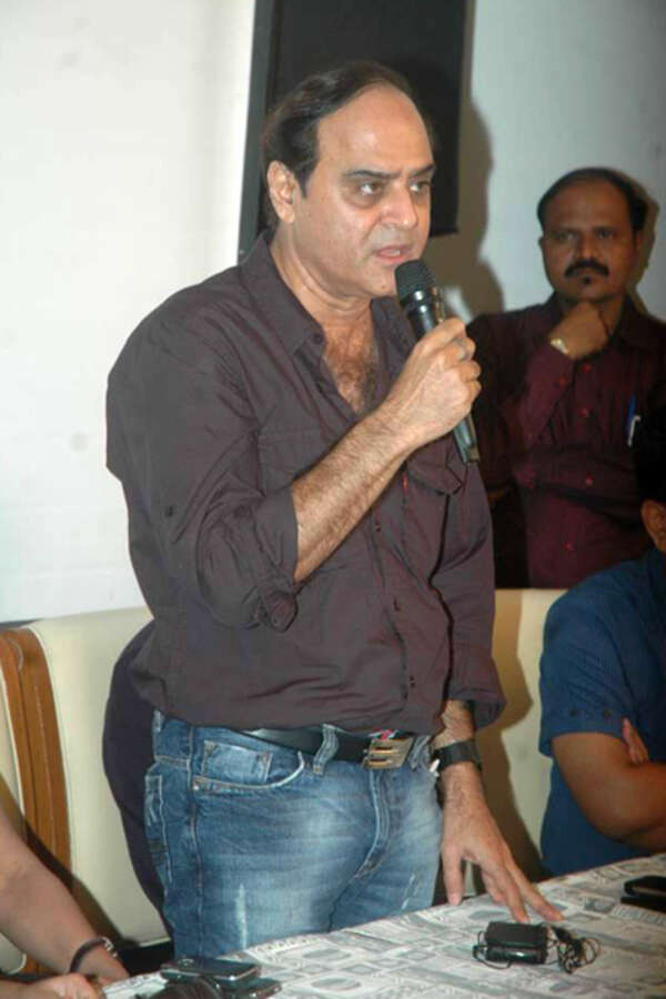 Karan Razdan Pictures
