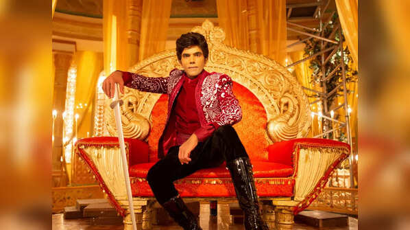 Legend Saravanan's grand debut