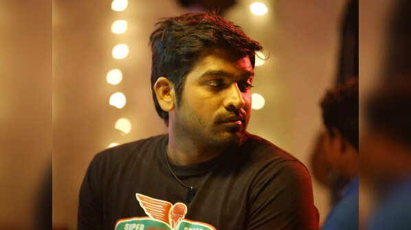 Vijay Sethupathi in Naanum Rowdydhaan
