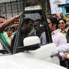 Article image for: Salman at <i class="tbold">blood donation camp</i>
