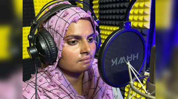 Massive popularity on YouTube with her bhajans