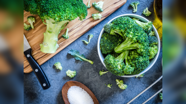 Why broccoli in sarson da saag?
