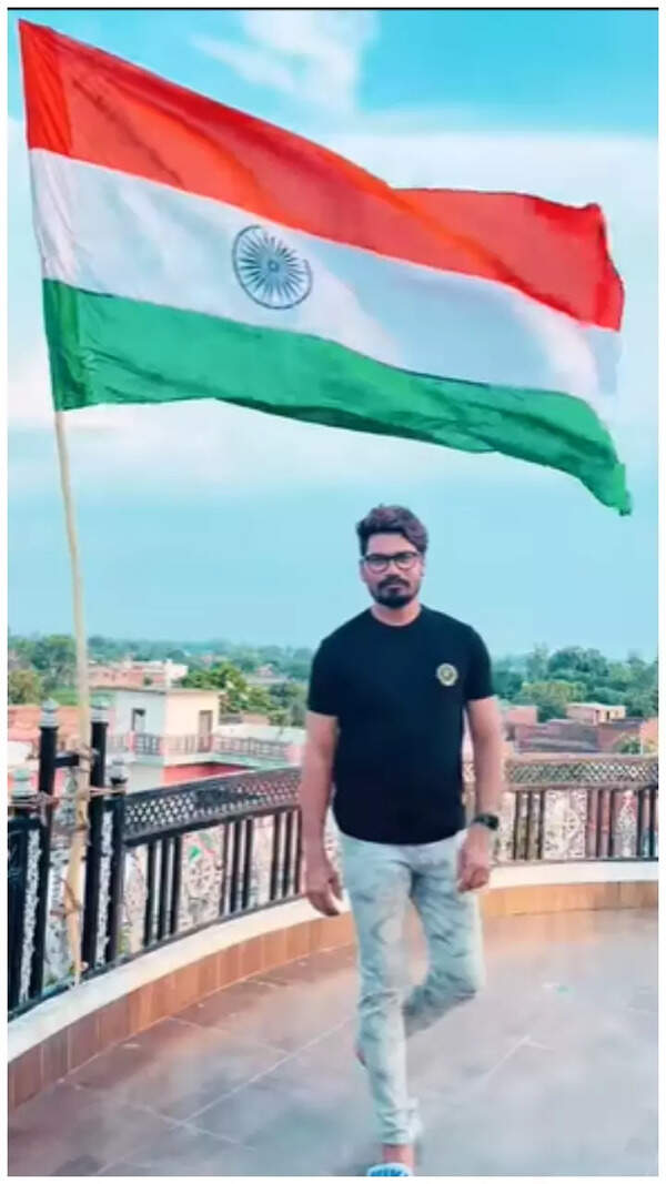 Pravesh Lal Yadav Images