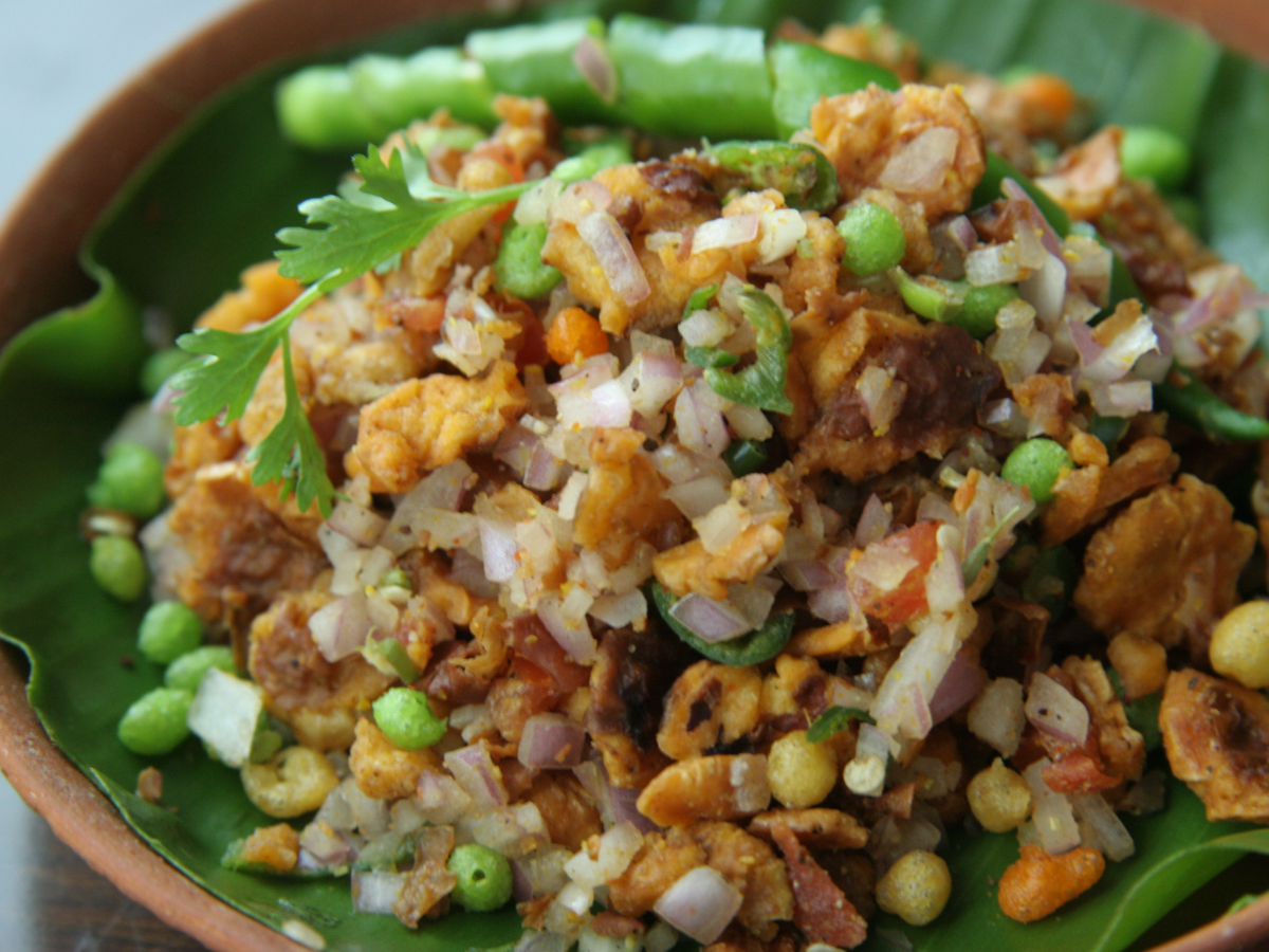 Chana and Boondi Chaat Recipe: How to make Chana and Boondi Chaat Recipe at Home - Times Food
