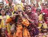 Nation gears up to celebrate the birth of Lord Krishna; see pics