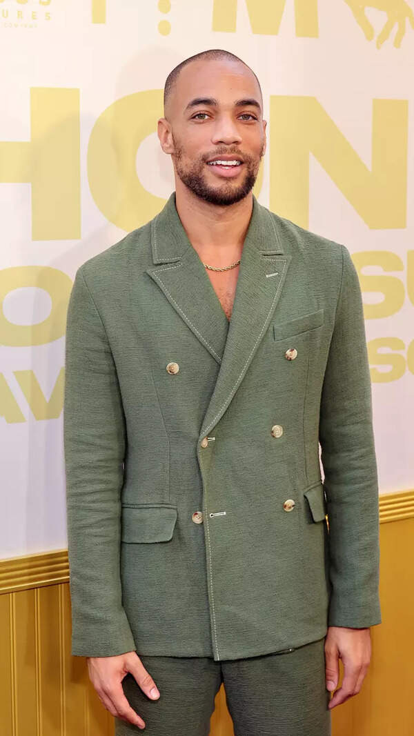 Kendrick Sampson Photos