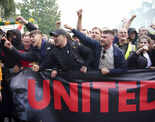 Angry Man United fans in ownership protest before EPL game