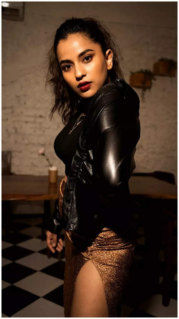 Komalee Prasad Images