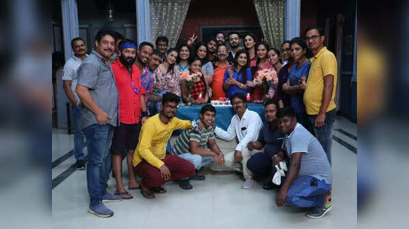 TV show ‘Tumpa Autowali’ completes 100 episodes; team celebrates the first milestone