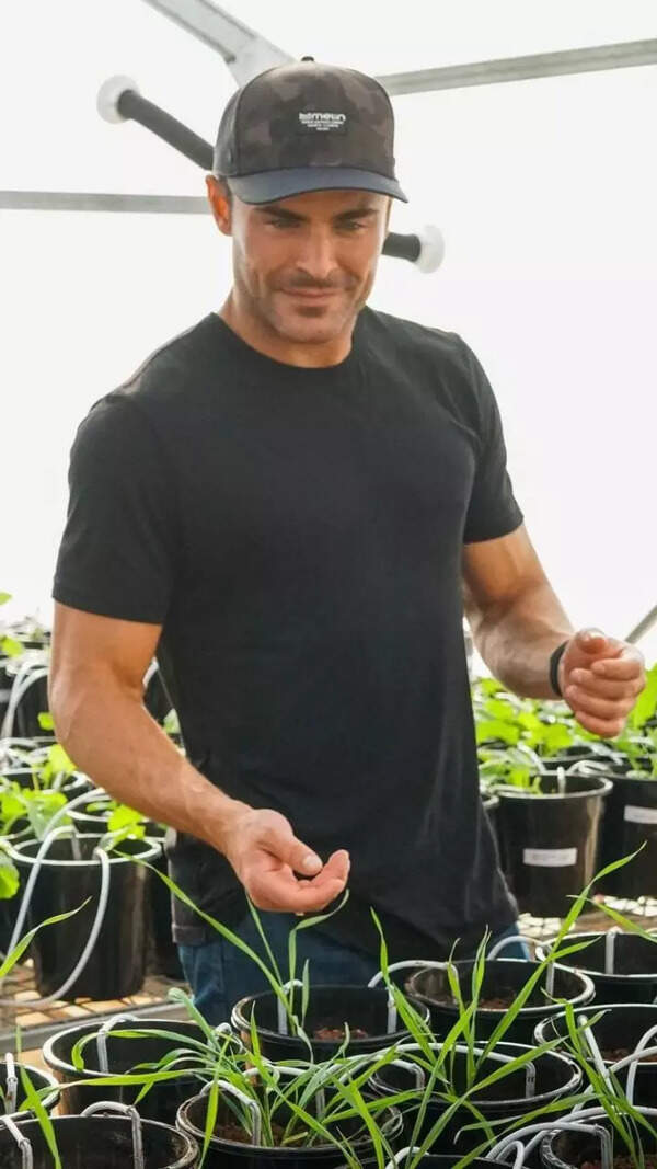 Zac Efron Images