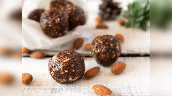 Date & Nuts Cocoa Balls