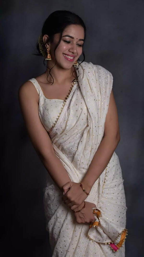  Mirnalini Photos