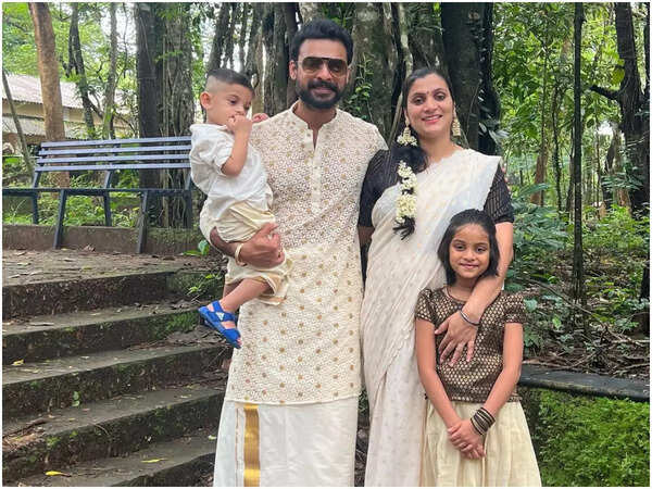 Tovino Thomas
