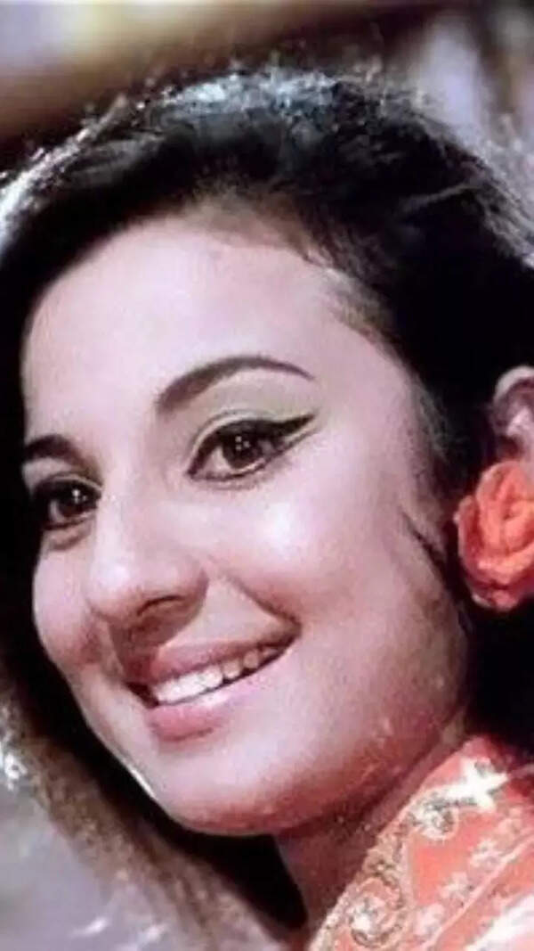 Tanuja Photos