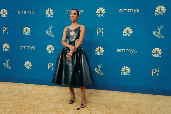 Jasmin Savoy Brown Photos