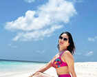 These glamorous pictures of Sunny Leone from her beach vacation will leave you spellbound