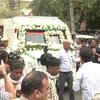 Mortal remains of comedian #RajuSrivastav being taken to Nigambodh Ghat crematorium for last rites