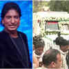 Raju Srivastava's funeral: Mortal remains taken to Nigambodh Ghat crematorium for last rites