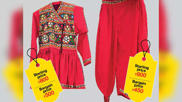 The market has a lot of colourful kediyus and kafni pajamas for men