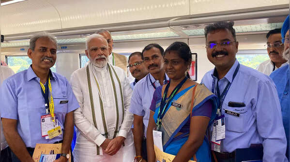 PM Modi on vande bahat train