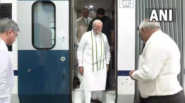 PM Modi on vande bharat train