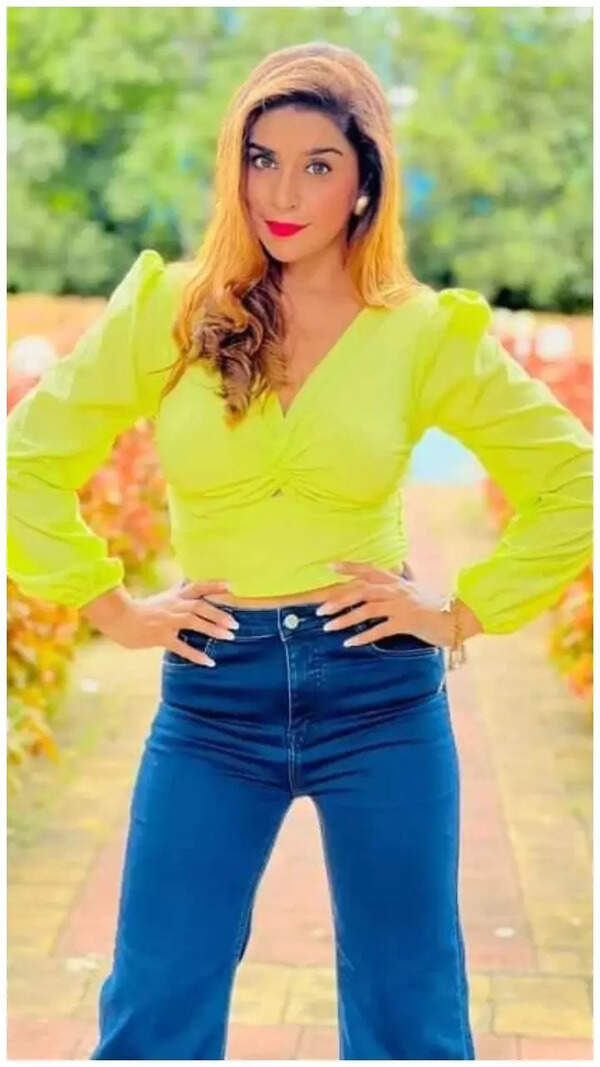 Anara Gupta Photos