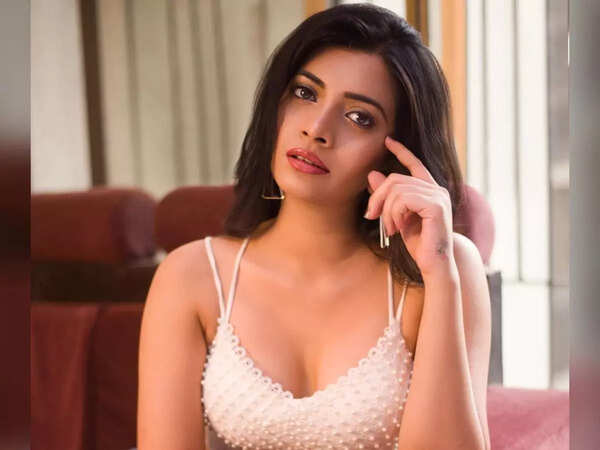 Ruchira Jadhav Photos