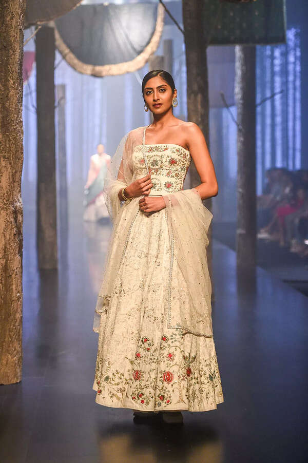 Anju Modi Pictures