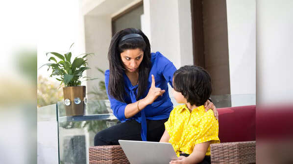 Gaslighting parents: Signs to note and phrases to STOP saying