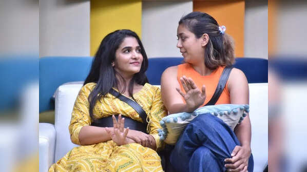Bond with senior contestant Divya Uruduga