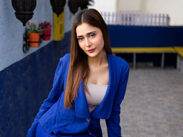 Sara Khan Pictures